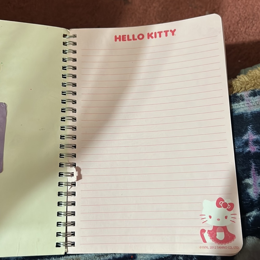 A hello kitty notebook - Picture 3 of 4